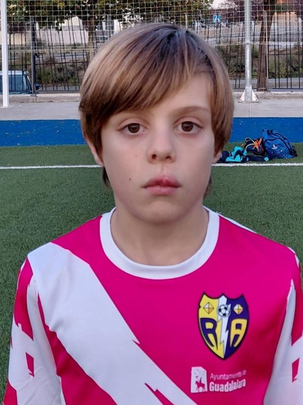 LUAN SIM�N ROJO ()