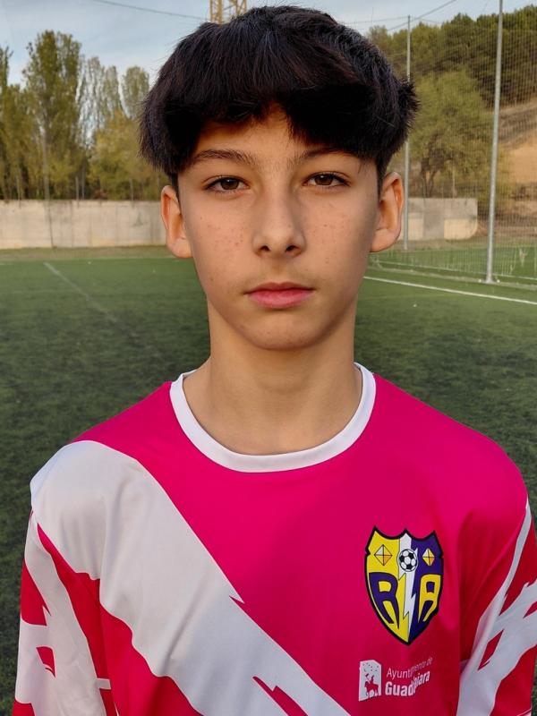 LUIS ANDREI PINTICANU L�PEZ ()