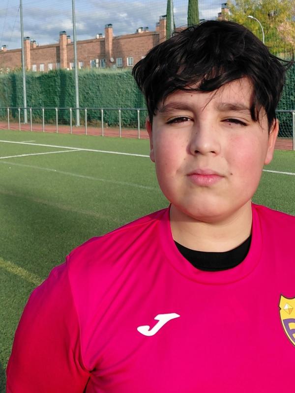 NICOL�S IZQUIERDO ALARC�N ()