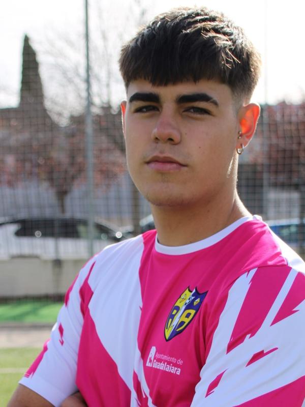 IZAN PASTOR URREA ()