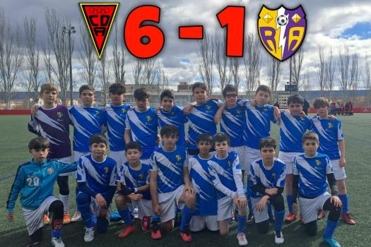 Azuqueca infantil interescuelas   6-1Rayo arriacense  Infantil interescuelas  2011. Aguantamos hasta la auto expulsi�n que nos condicion� para el resto del partido.