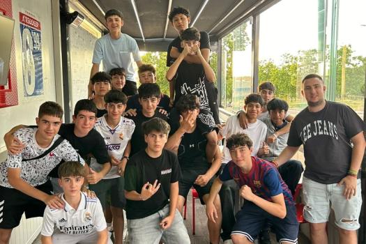 *Dominos Pizza 0 - 10 Rayo Arriacense 2011 Miguel 𠇊sevez”*