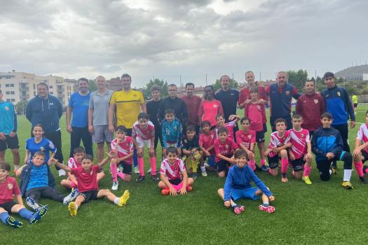 Partido fin de temporada  Leyendas 2012 ( al barre�o tod@s) - Rayo alev�n 2012 ( pinturas Alfredo Gutierrez).