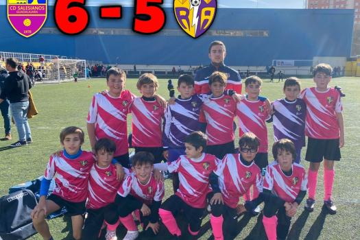 *SALESIANOS 2013 6 vs 5 RAYO ARRIACENSE ADRIAN 𠇊sevez”* *Cr�nica* Partido de poder a poder, pero como siempre luchando contracorriente contra decisiones arbitrales.
