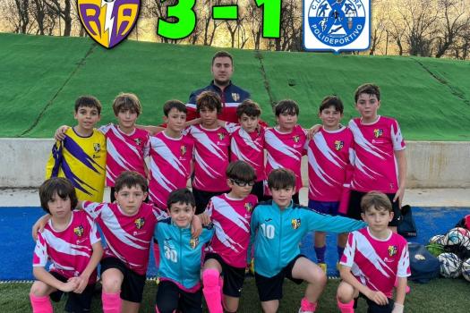 Rayo Arriacense 2013 Adri�n 𠇊sevez” 3-1 Yunquera.  Buen partido de nuestros chicos en el que volvemos a la senda de lo que es el equipo, trabajo y calidad en el juego. 