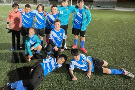 Valdeluz 6-0 Rayo Arriacense 2013 “Iv�n” Fisioterapia IDUN. La calidad individual de sus jugadores nos arras�.