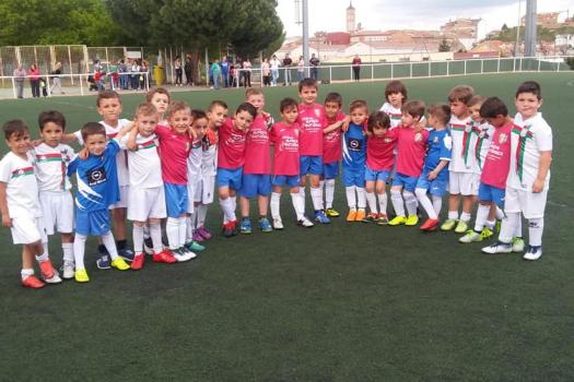 Partidos amistosos de nuestros rayos...Rayo 2011 COMBO Y Rayo 2012-2013 MOVANO. 