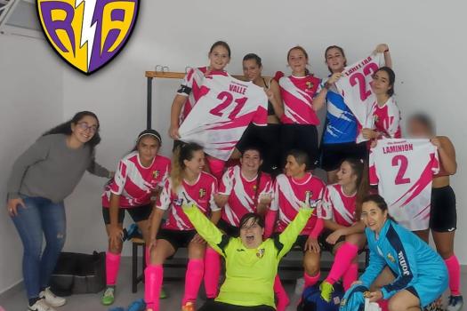 QUEREMOS JUGAR! El Equipo Femenino del CD Rayo Arriacense quiere jugar al futbol 11 contra 11!