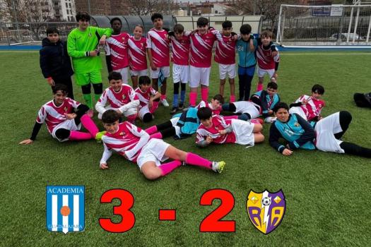 Academia 2013 3-2 Rayo arriacense 2013 “Iv�n” Fisiotetapia IDUN. Los minutos finales nos condenaron.