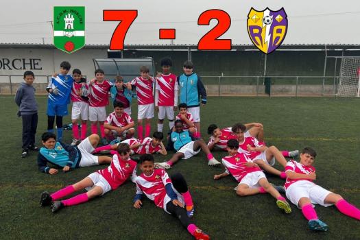 Horche 2013 7-2 Rayo arriacense 2013 “Iv�n” Fisioterapia IDUN. Primera parte para el olvido.