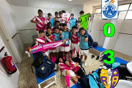 Yunquera infantil 2013 0-3 Rayo arriacense infantil 2013 “Iv�n” Fisioterapia IDUN. Victoria merecida con muy buenas sensaciones.