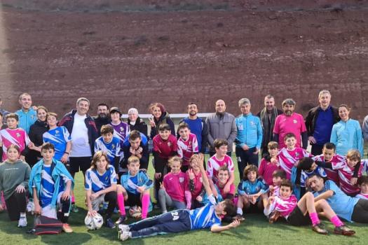 Evento Navide�o, partido papis/ mamis contra Rayitos 2010.