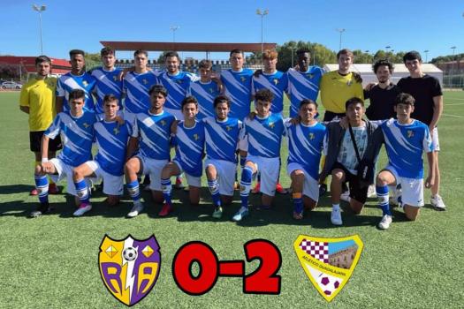 Rayo Arriacense 0 - 2 Atl�tico Guadalajara. Partido muy disputado, que resolvi� el equipo rival con 2 golazos desde fuera del �rea.