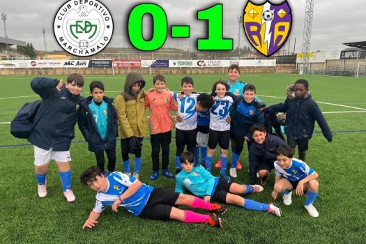 Marchamalo 2013 0-1 Rayo 2013 “Iv�n” fisioterapia IDUN. Partidazo en la Solana.